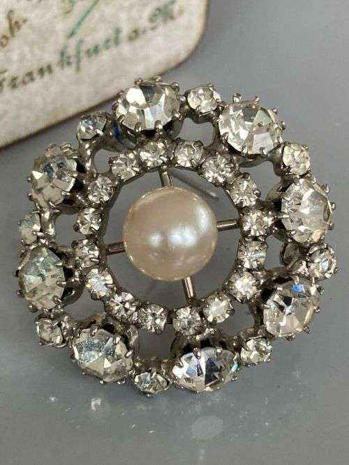 Gablonz Vintage Rhinestone Brooch Pin White Strass Stones and Pearl - Handmade