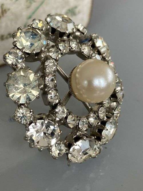 Gablonz Vintage Rhinestone Brooch Pin White Strass Stones and Pearl - Handmade