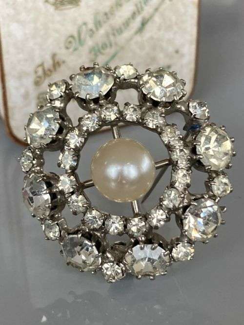 Gablonz Vintage Rhinestone Brooch Pin White Strass Stones and Pearl - Handmade