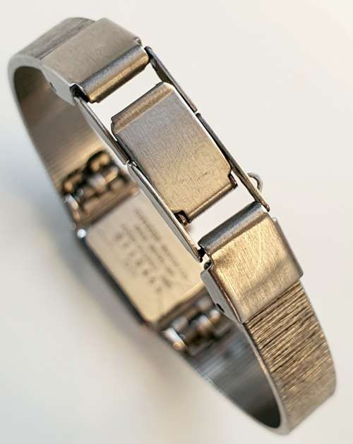 Stunning Wrist Watch - ORIGINAL VINTAGE CITIZEN - QUARTZ - Remarkable Condition