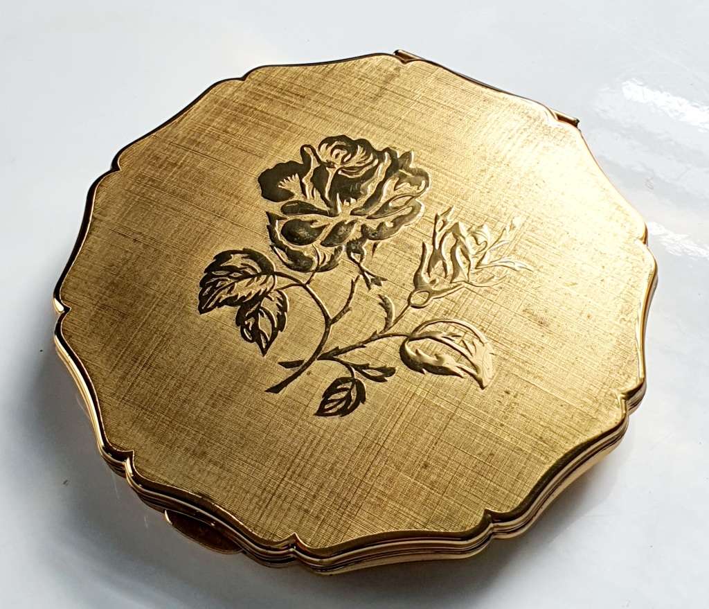 VINTAGE STRATTON QUEEN CONVERTIBLE COMPACT - TOP CONDITION