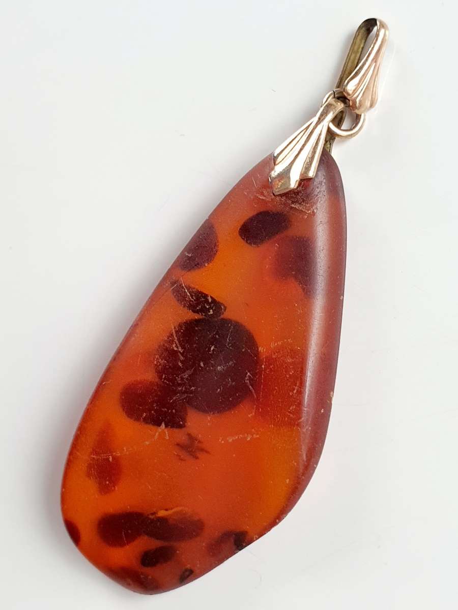 VINTAGE AMBER TEAR DROP PENDANT - REAL - HUGE PIECE WITH 5 CM