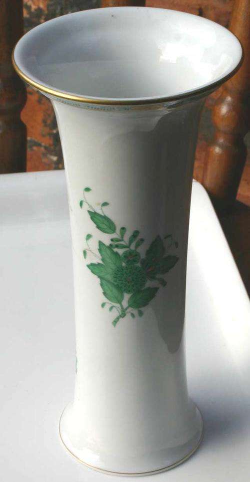 HEREND HUNGARY HAND PAINTED VASE