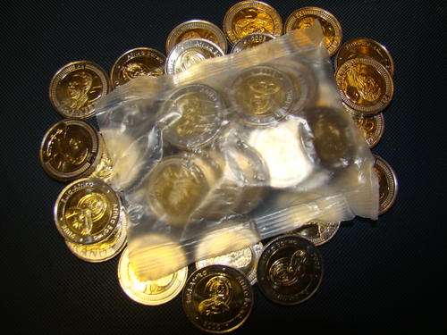 BRAND NEW AND UNTOUCHED !!!!!UNCIRCULATED 2008 NELSON MANDELA BIRTHDAY  R5 COINS  !!!!