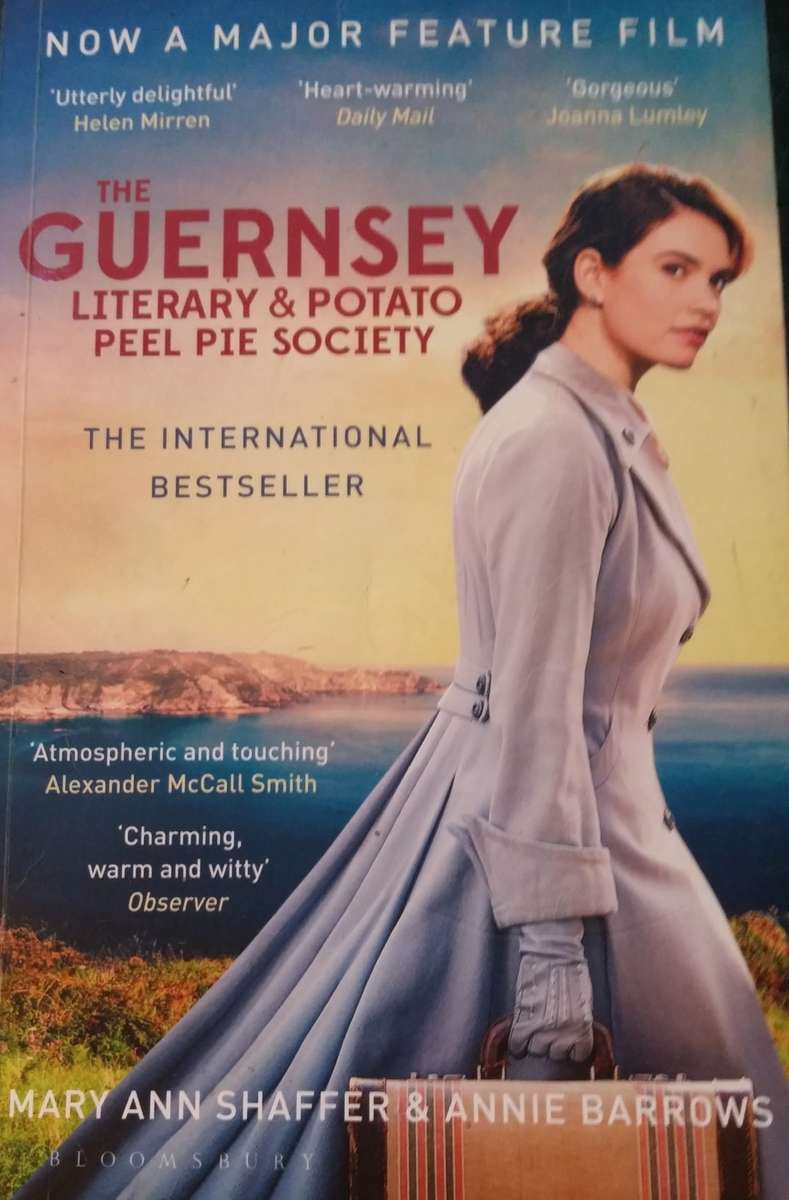 BOOKS - The Guernsey Literary and Potato Peel Pie Society - Mary Ann Shaffer & Annie Barrows