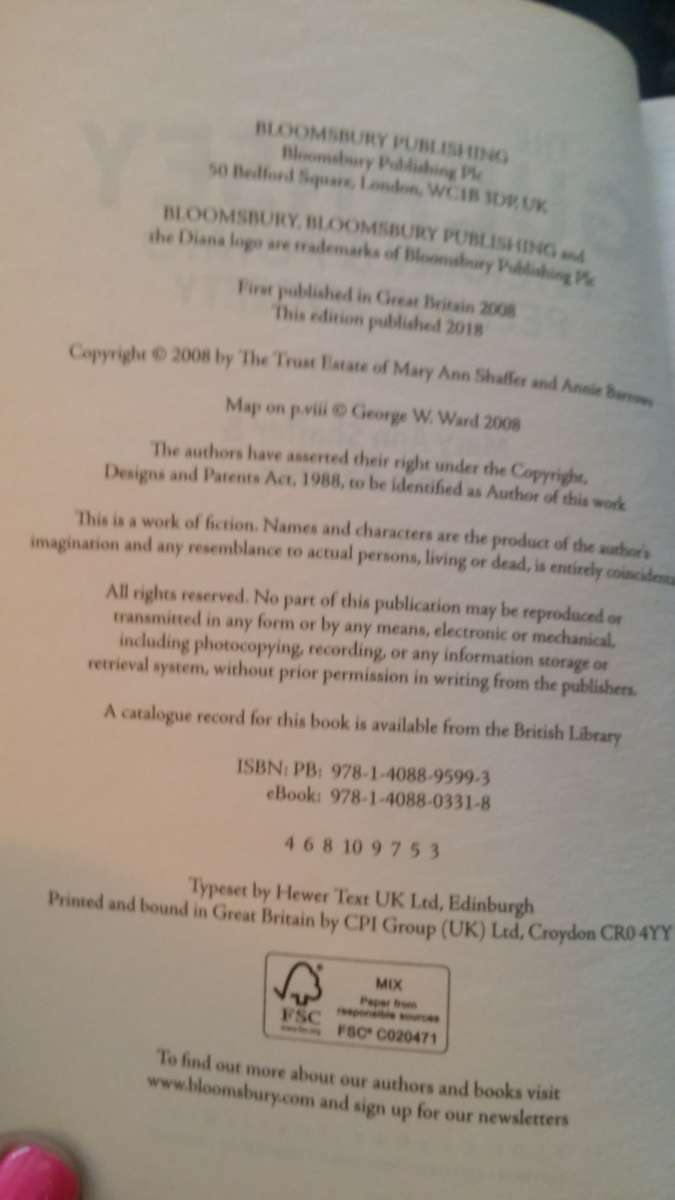 BOOKS - The Guernsey Literary and Potato Peel Pie Society - Mary Ann Shaffer & Annie Barrows