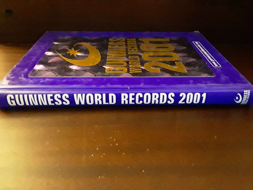 BOOKS  -  Guinness world records 2001