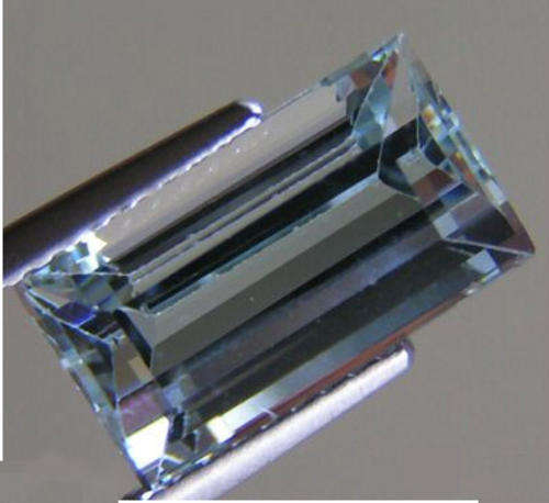 Crazy!! Stunning 2.96ct Amazing Blue Aquamarine!