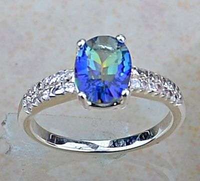 Beautiful! 18ct WGP with Fire Rainbow Oval Shape Cubic Zirconia Stone - Size 8.5