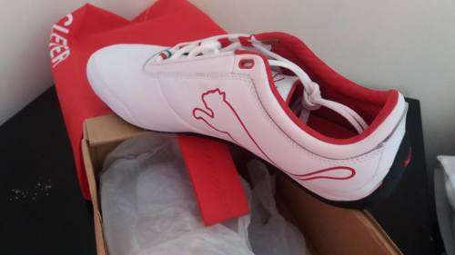 Red and White Authentic Puma Tekkie - Men's size UK7