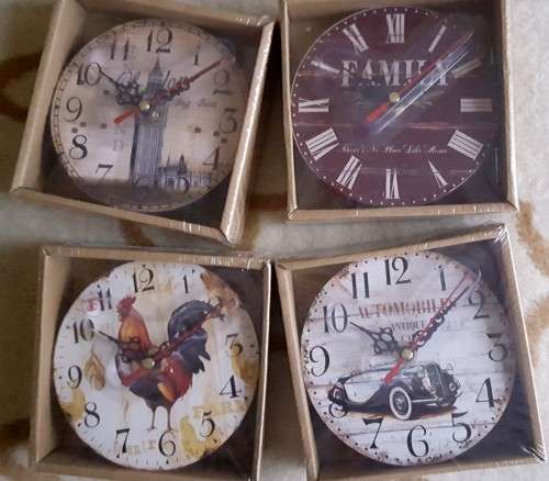 Gorgeous clocks! 2 PIECES PER BID! 11cm. Please read listing.