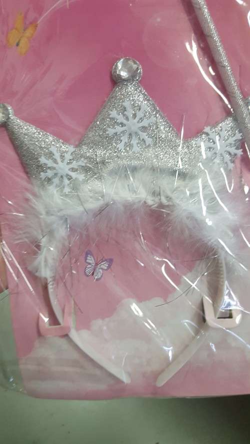 CLEARANCE SALE! BEAUTIFUL Frozen crown and staff. View other clearance auctions!