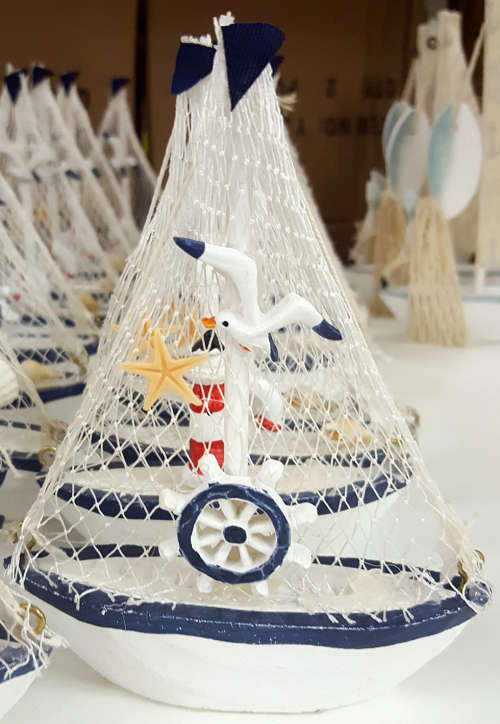 Home decor ship 17x10cm! 3 options! CLEARANCE SALE! View other clearance auctions!