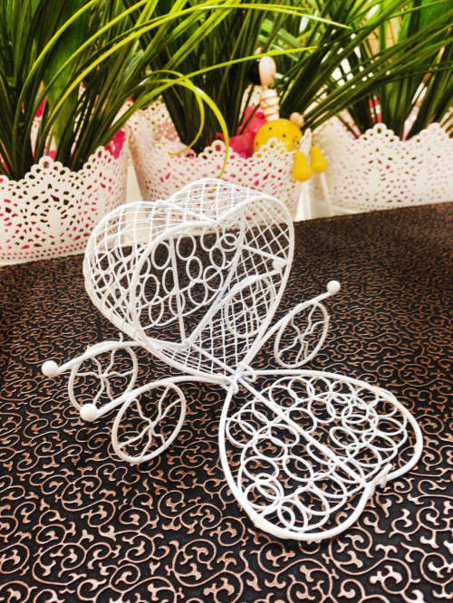 Beautiful Heart shape chariot 11x8cm! 10 CHARIOTS PER BID!!! CLEARANCE SALE!!! Please read listing.