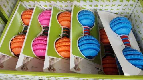 REDUCED TO CLEAR! Awesome dumbbell pet toy!! See our other clearance auctions!