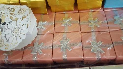 REDUCED TO CLEAR! Gift boxes. Various colors. See other clearance auctions!