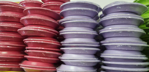 CLEARANCE SALE!! Plastic tableware! Plates. Various colors. See other clearance auctions!