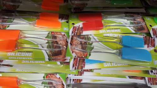 CLEARANCE SALE!! Modern silicone brush set. See other clearance auctions!