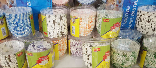 100pc cupcake holder set!! REDUCED TO CLEAR!!! . See our other clearance auctions!