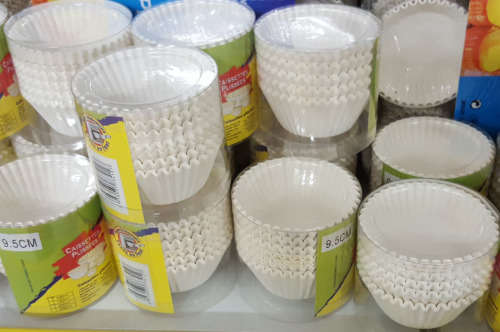 100pc cupcake holder set!! REDUCED TO CLEAR!!! . See our other clearance auctions!