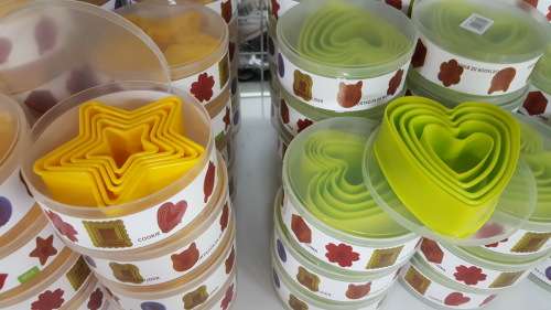 5pc Cookie cutter set. CLEARANCE SALE!! See other clearance auctions!