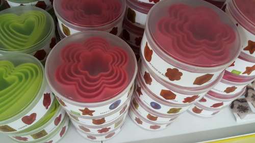 5pc Cookie cutter set. CLEARANCE SALE!! See other clearance auctions!