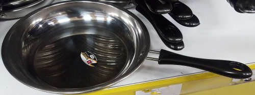 24cm steel pan. CLEARANCE SALE!! See other clearance auctions!