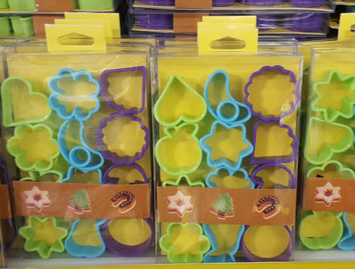 Cookie cutter set. CLEARANCE SALE!! See other clearance auctions!