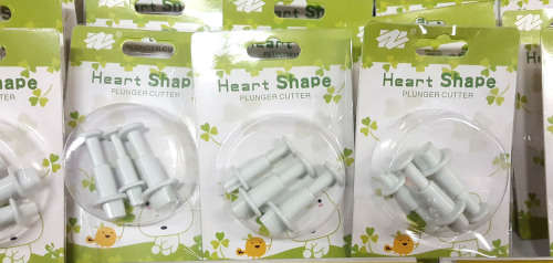 Heart shape plunger cutter. CLEARANCE SALE!! See other clearance auctions!