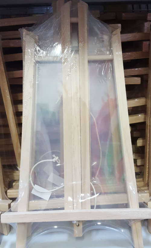 Wooden easel 20x40cm! View our other clearance auctions!