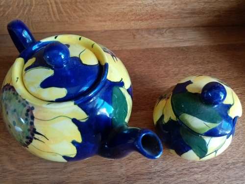 SUNFLOWER TEAPOT and SUGAR BOWL