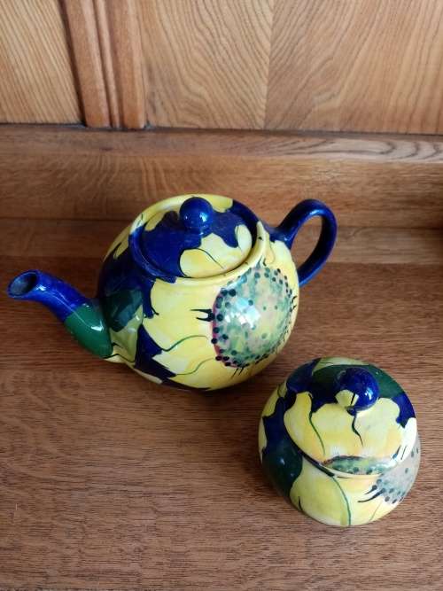 SUNFLOWER TEAPOT and SUGAR BOWL