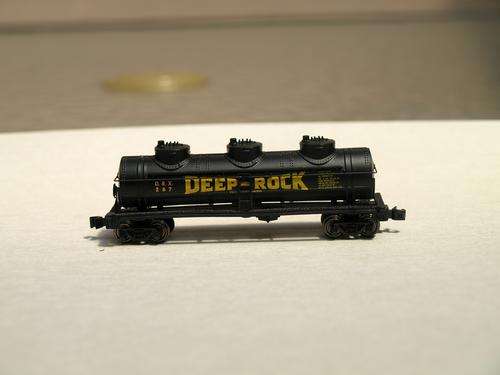 N Scale 40' Deep Rock Dome Tank Car