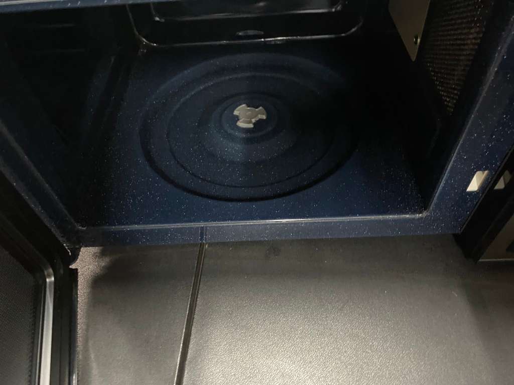 Samsung Mirrored Microwave (32L) ME0113M1