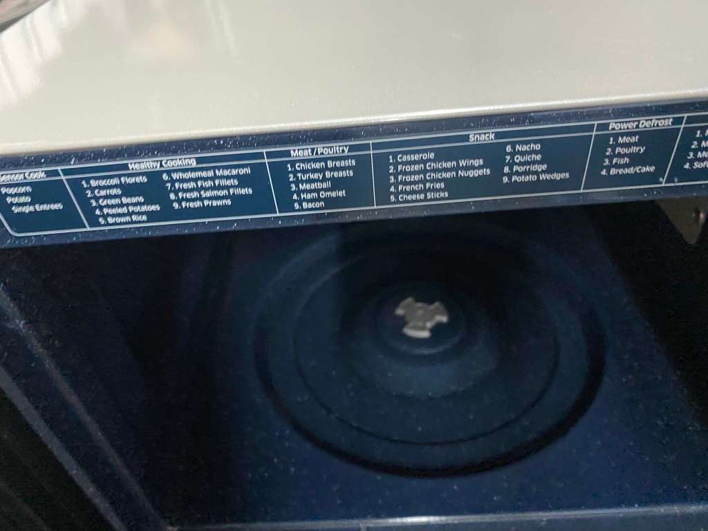 Samsung Mirrored Microwave (32L) ME0113M1