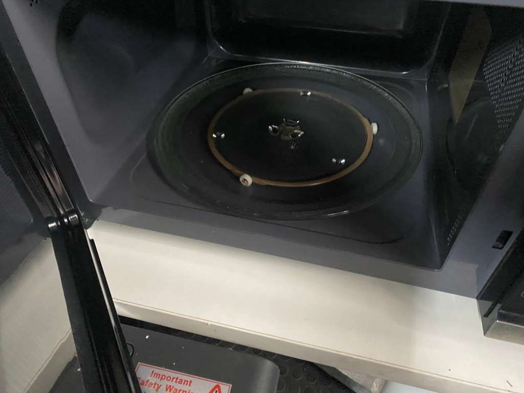 Russel Hobbs RHEM45BM Microwave Oven