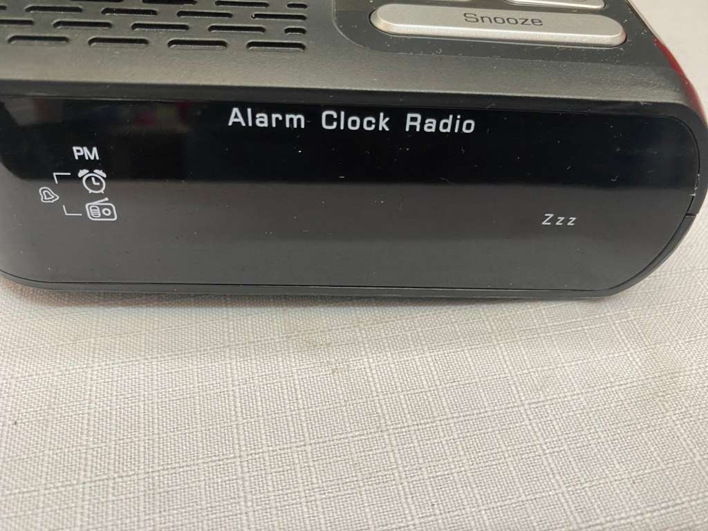 TEAC CRX366 AM/FM Alarm Clock Radio