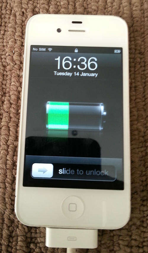 iPhone 4 White 16GB - Excellent Condition