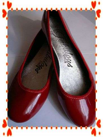 FABULOUS  RED PATENT PUMPS SIZE 3 TO 8