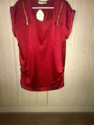 Stunning satin finish top SIZE XL  to fit 34 36