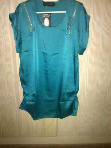 Stunning satin finish top SIZE M to fit 32 34 36