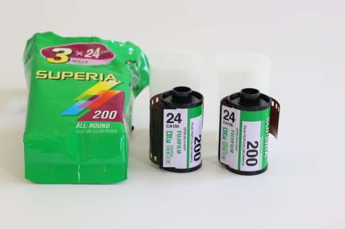 4 x Rolls of Fujicolor Superia 200 35mm expired film.