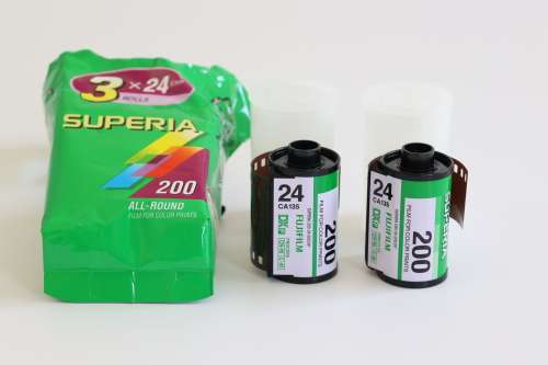 4 x Rolls of Fujicolor Superia 200 35mm expired film.