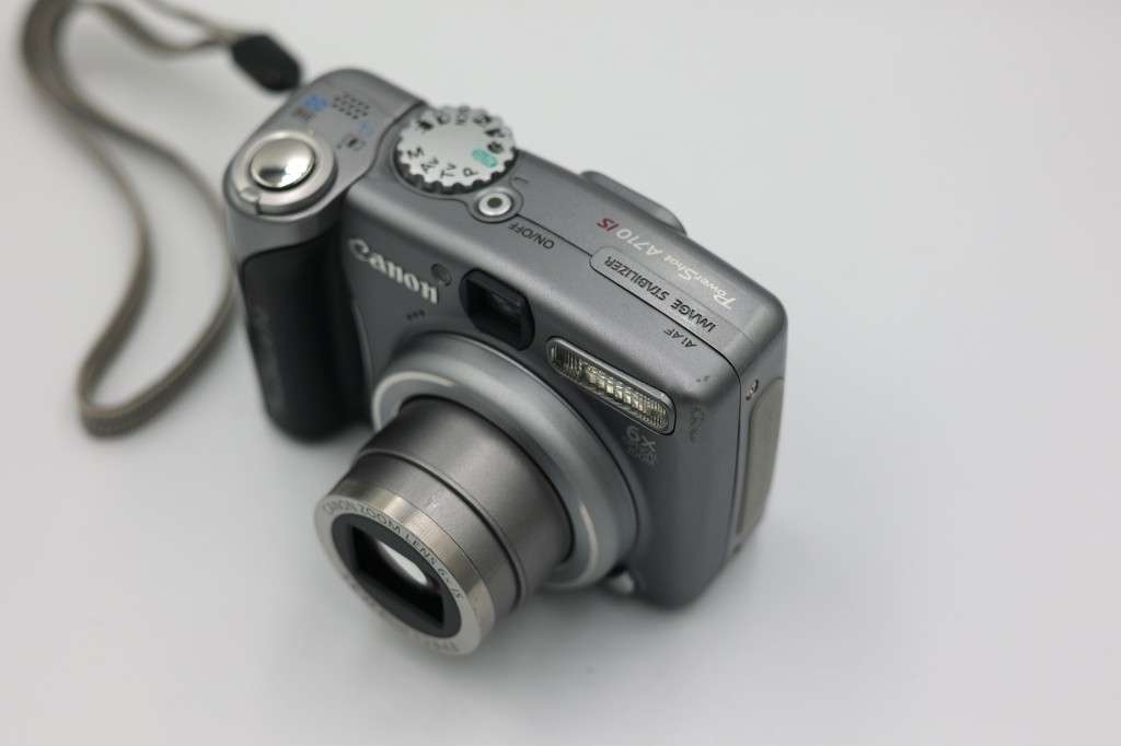 Canon PowerShot A710is digital point and shoot camera