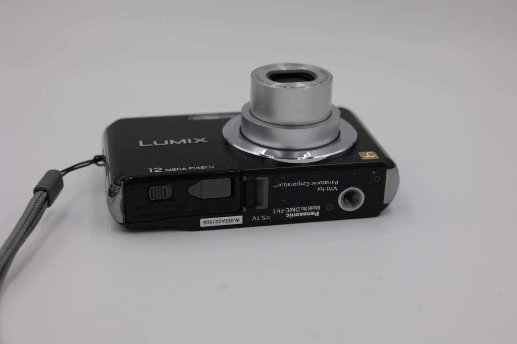 Panasonic Lumix DMC-FH1 digicam point and shoot camera. Please read carefully.