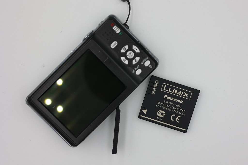 Panasonic Lumix DMC-FH1 digicam point and shoot camera. Please read carefully.