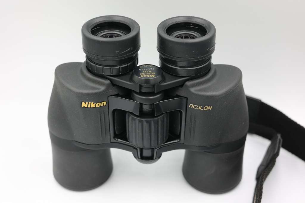Nikon Aculon A211 10x42 binoculars