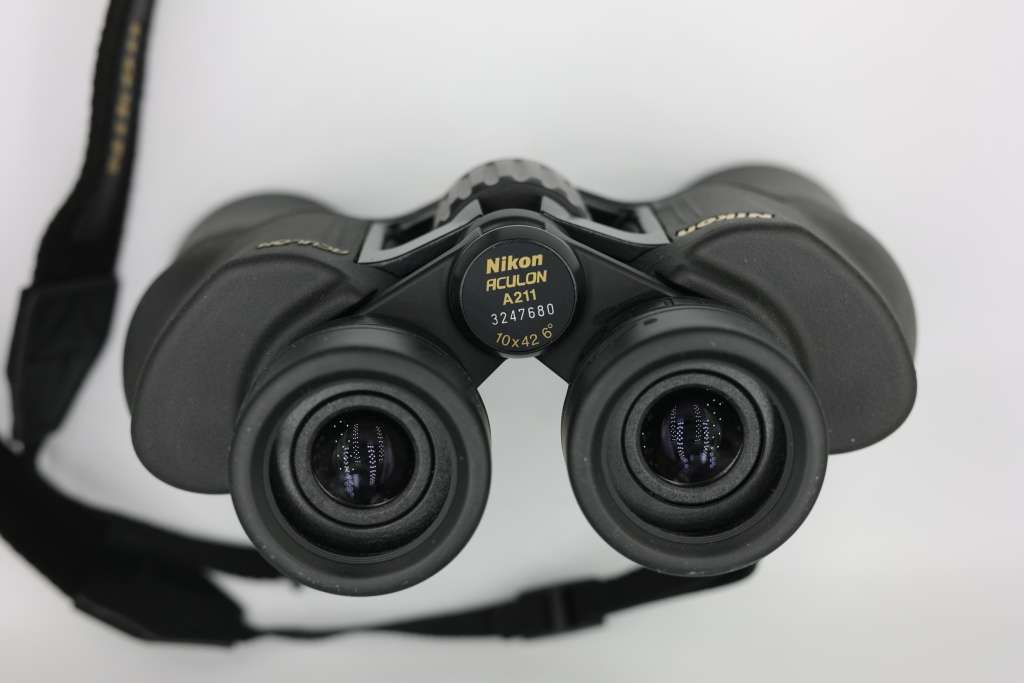 Nikon Aculon A211 10x42 binoculars