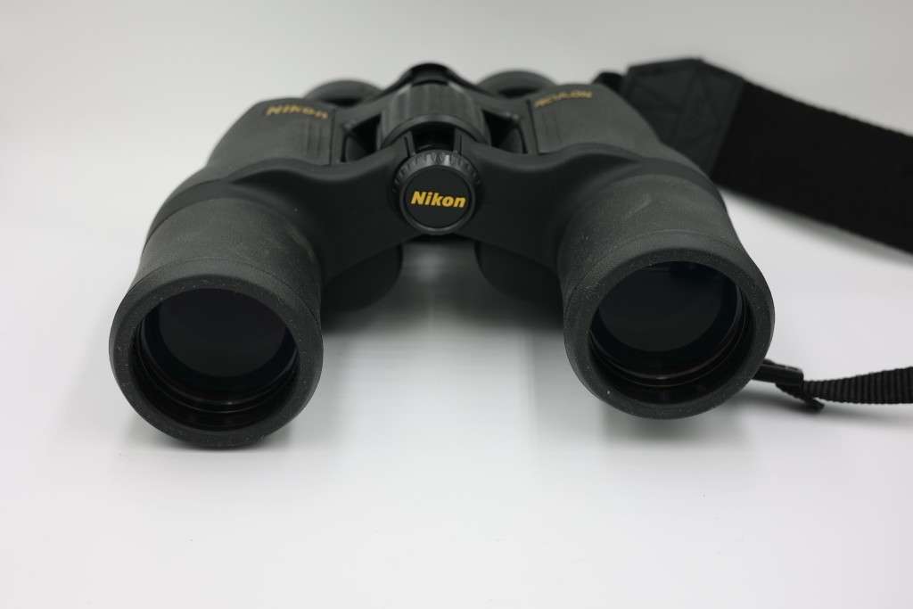 Nikon Aculon A211 10x42 binoculars