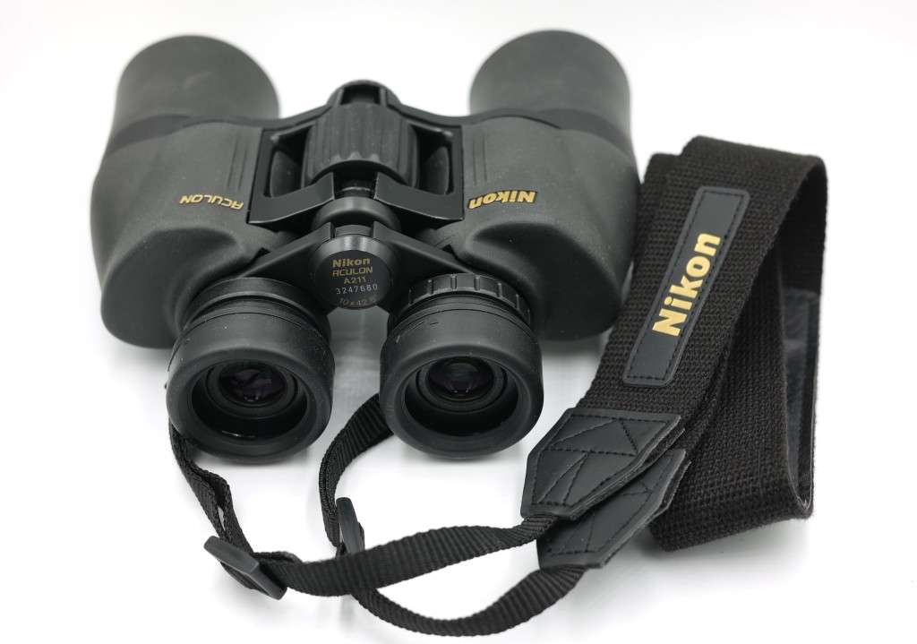Nikon Aculon A211 10x42 binoculars